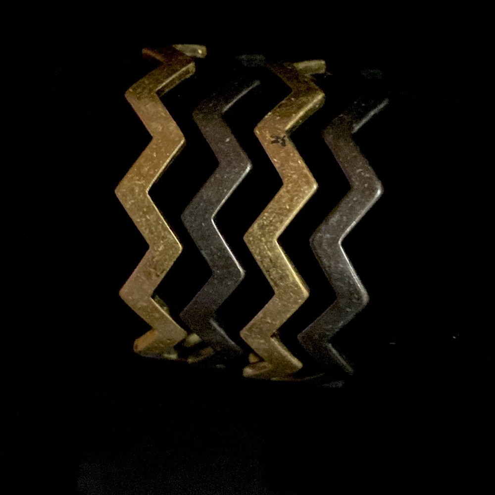 Set of 4 Matte Gold and Black Bangle Bracelets